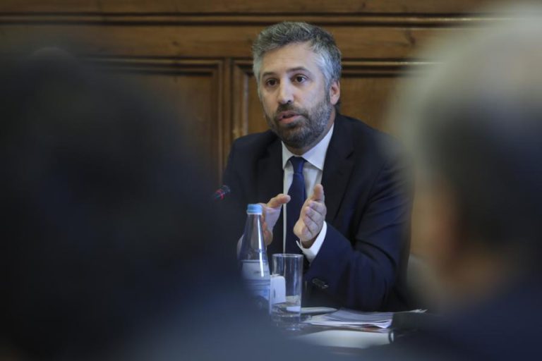 GOVERNO ESTÁ A ANALISAR “SUSPEITAS DE FRAUDE” NOS SUBSÍDIOS A VOOS PARA MADEIRA E AÇORES