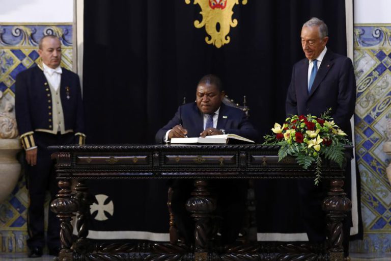PRESIDENTE DE MOÇAMBIQUE DEFENDE QUE NÃO PODE HAVER MUROS NA CPLP