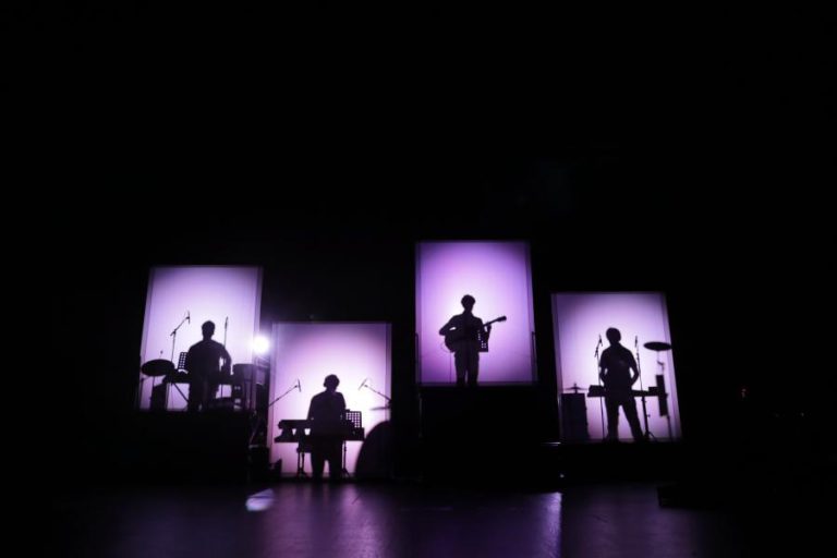 “LUX-LUCIS” DE MIQUEL BERNAT JUNTA LUZ E PERCUSSÃO E ESTREIA-SE QUINTA-FEIRA NO TNSJ