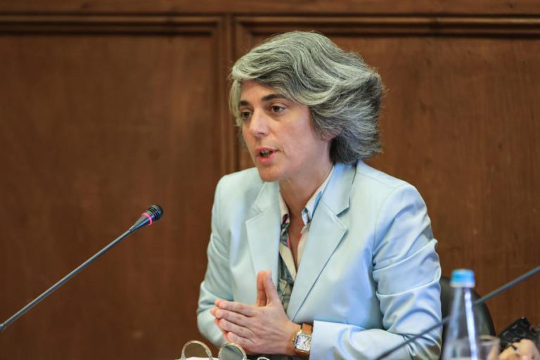 NOVO TÍTULO: MINISTRA DA CULTURA CONSIDERA UMA “VERGONHA” A ATUAL “DESORGANIZAÇÃO ESTRUTURAL” DO OPART
