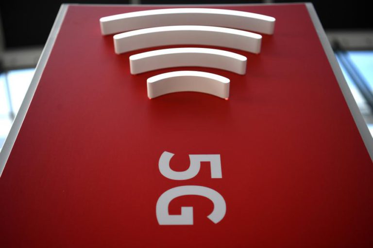 5G: UE EQUACIONA POSSÍVEIS RESTRIÇÕES MAS NEGA PRESSÕES EXTERNAS DOS EUA E CHINA