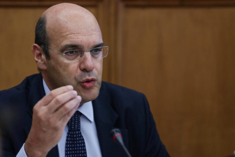 MINISTRO DA ECONOMIA RECONHECE IMPORTÂNCIA DO LÍTIO MAS ADMITE NECESSIDADE DE AVALIAR IMPACTOS