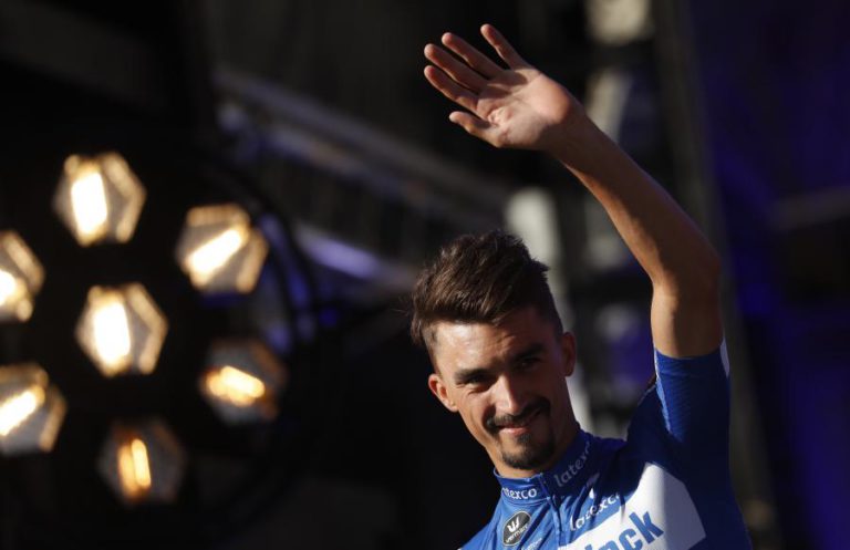 ATAQUE DE JULIAN ALAPHILIPPE VALE VITÓRIA E AMARELA NA TERCEIRA ETAPA