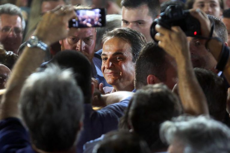 DIREITA GREGA PREPARADA PARA VOLTAR AO PODER NAS LEGISLATIVAS DE HOJE