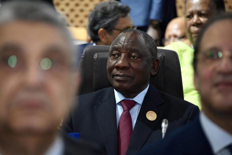 PRESIDENTE SUL-AFRICANO CONSIDERA TENDENCIOSO RELATÓRIO QUE O INCRIMINA