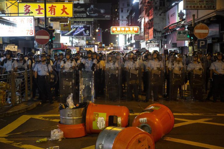 POLÍCIA DE HONG KONG FAZ SEIS DETENÇÕES NO ÚLTIMO PROTESTO CONTRA LEI DA EXTRADIÇÃO