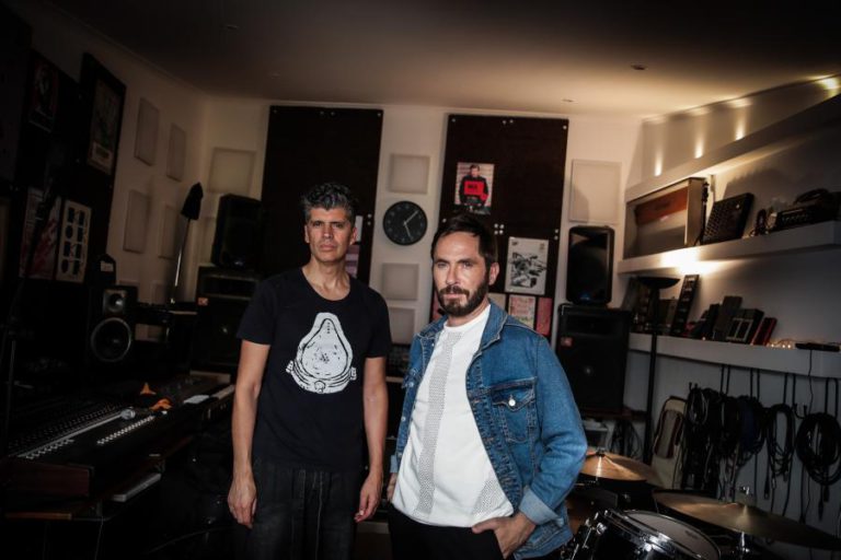 ATOR SÉRGIO PRAIA E MÚSICOS CELEBRAM VARIAÇÕES NO CINEMA E EM PALCO