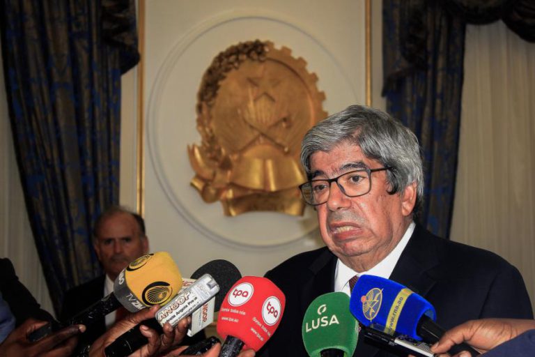 FERRO RODRIGUES LEMBRA “ESPECIAL EMPENHO” DE BÉJI CAÏD ESSEBSI NA CONSOLIDAÇÃO DEMOCRÁTICA NA TUNÍSIA