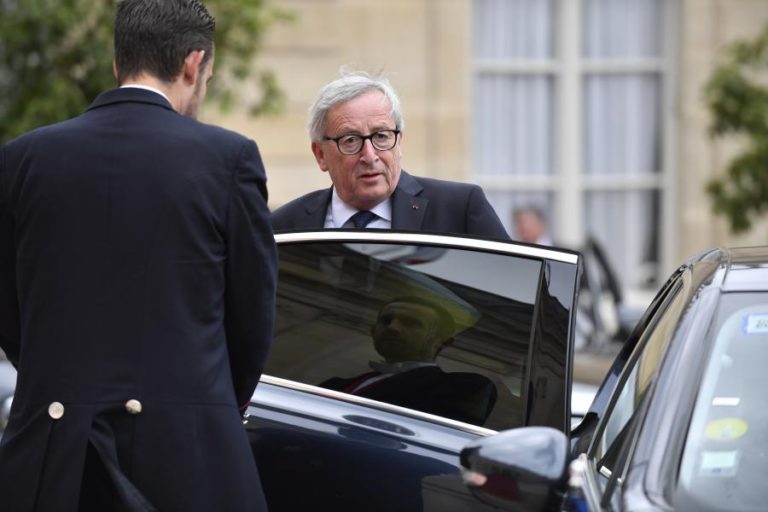 JUNCKER CONVICTO DE QUE VON DER LEYEN SERÁ “UMA GRANDE PRESIDENTE” DA COMISSÃO EUROPEIA