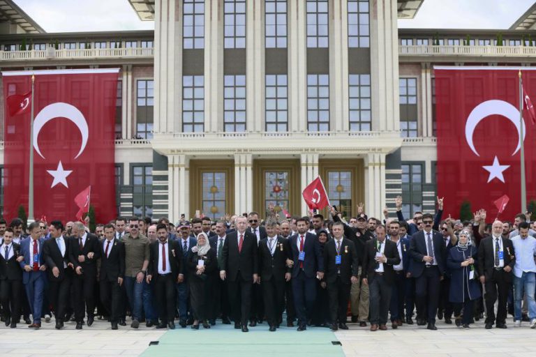 TURQUIA COMEMORA TERCEIRO ANIVERSÁRIO DE GOLPE MILITAR FALHADO DE 2016