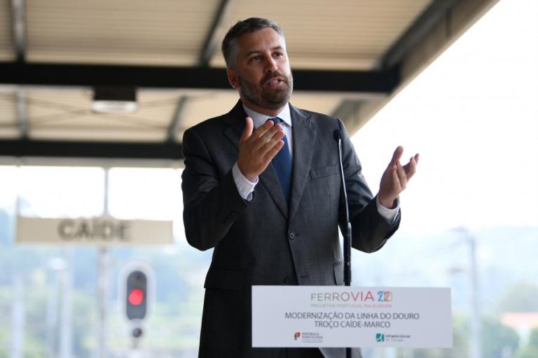 MINISTRO GARANTE QUE SERVIÇOS MÍNIMOS NA GREVE DOS TRANSPORTADORES TERÃO DIMENSÃO “SATISFATÓRIA”