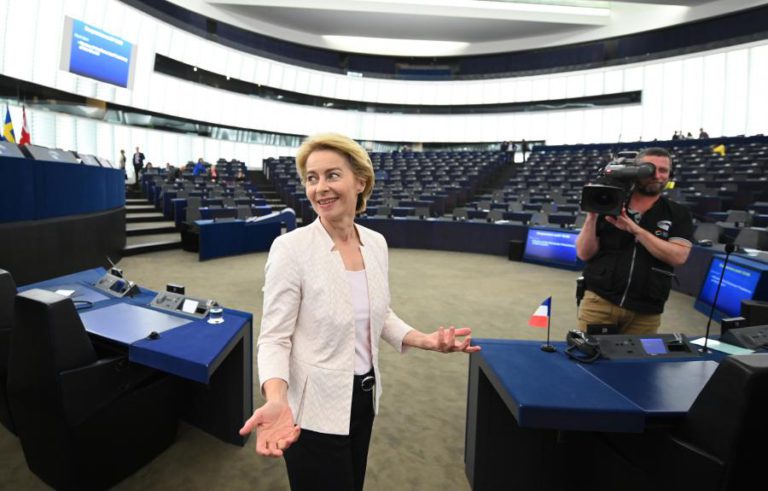 PARLAMENTO EUROPEU ELEGE VON DER LEYEN PARA A PRESIDÊNCIA DA COMISSÃO EUROPEIA