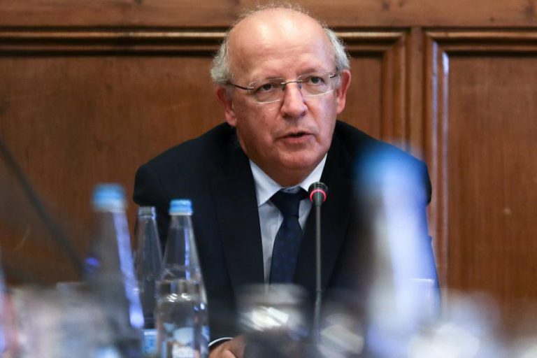 MINISTRO DOS NEGÓCIOS ESTRANGEIROS AFIRMA QUE PORTUGAL SUSPENDEU VISTOS A CIDADÃOS IRANIANOS