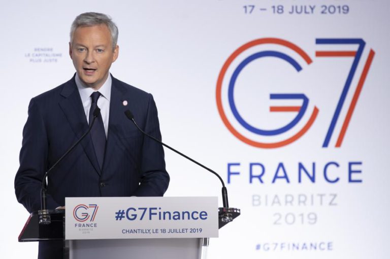 FRANÇA REJEITA AMEAÇAS E INSULTOS DE TRUMP E REAFIRMA TAXAÇÃO SOBRE TECNOLÓGICAS