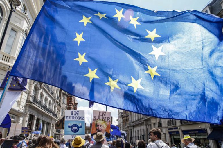 PROMESSA FEITA POR BORIS JOHNSON PARA PROTEGER EUROPEUS É INSUFICIENTE – ATIVISTAS