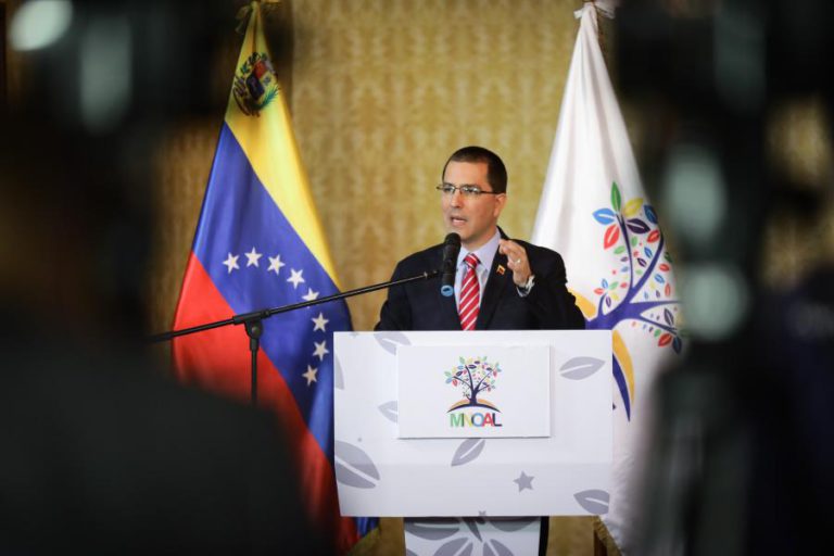 CARACAS ACUSA EUA DE TEREM PRESSIONADO NÃO-ALINHADOS PARA NÃO PARTICIPAREM EM REUNIÃO