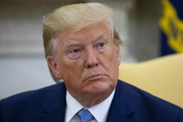 TRUMP FELICITA BORIS JOHNSON E DIZ QUE SERÁ UM “ÓTIMO” PRIMEIRO-MINISTRO