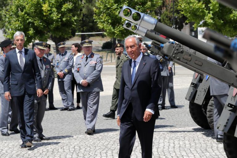 MARCELO FEZ VISITA INÉDITA AO REGIMENTO DE ARTILHARIA ANTIAÉREA EM QUELUZ