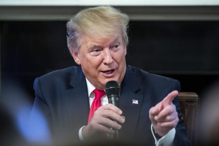 DISCURSO DE TRUMP INTERROMPIDO COM ACUSAÇÕES DE RACISMO