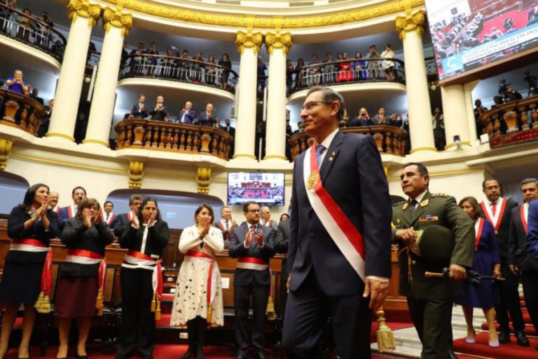 CRISE INSTITUCIONAL LEVA PRESIDENTE DO PERÚ A PROPOR ANTECIPAÇÃO DE ELEIÇÕES PARA 2020