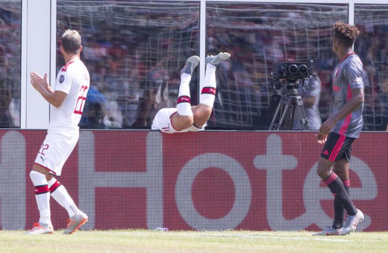 BENFICA BATE AC MILAN E FICA PERTO DE VENCER INTERNATIONAL CHAMPIONS CUP