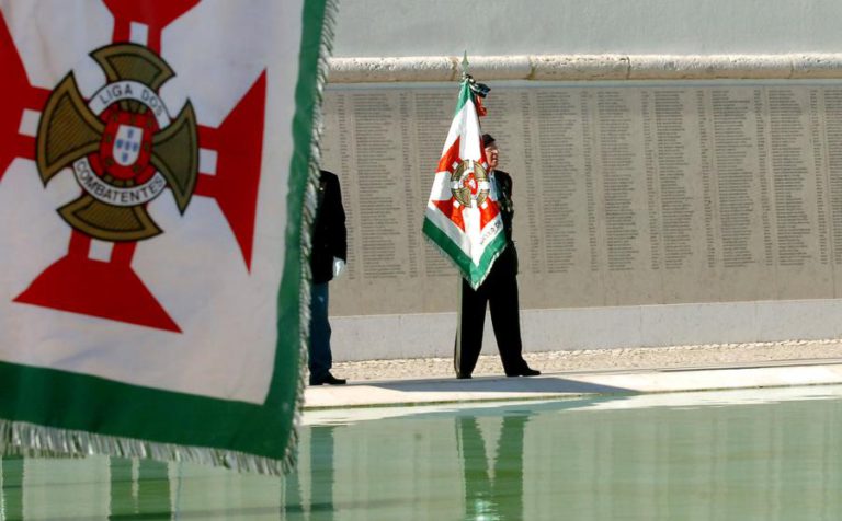 LIGA DOS COMBATENTES EM LUANDA PARA HONRAR SOLDADOS PORTUGUESES MORTOS NA GUERRA COLONIAL