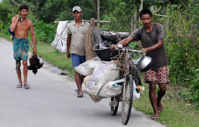 INDIA DECLARA QUASE DOIS MILHÕES DE IMIGRANTES CLANDESTINOS