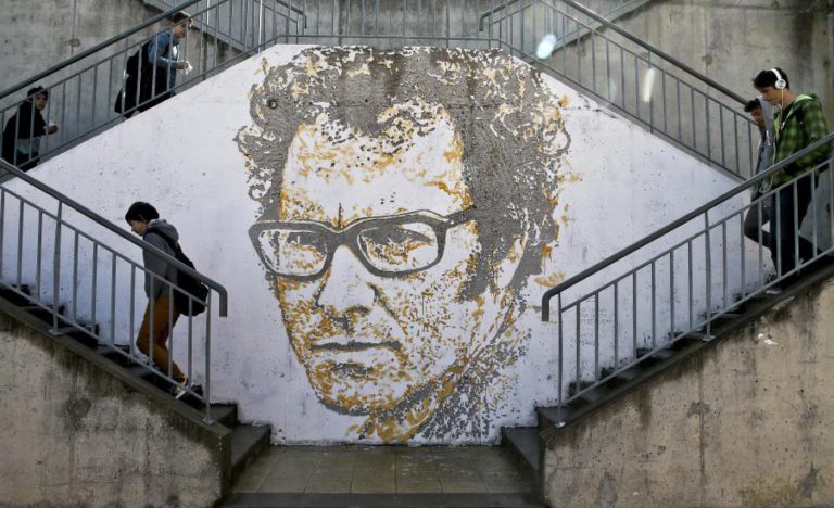 PETIÇÃO PARA PRESERVAR OBRA DE JOSÉ AFONSO É ENTREGUE EM DIA DE 90.º ANIVERSÁRIO