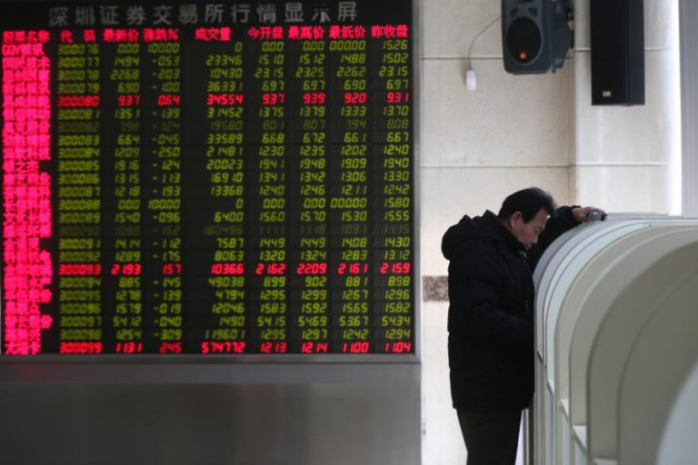 BOLSA DE XANGAI DESCE 0,4% NA ABERTURA