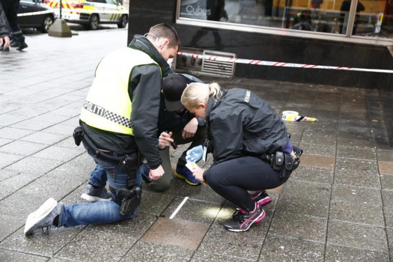 UM FERIDO NUM TIROTEIO NUMA MESQUITA NA NORUEGA, UM SUSPEITO DETIDO