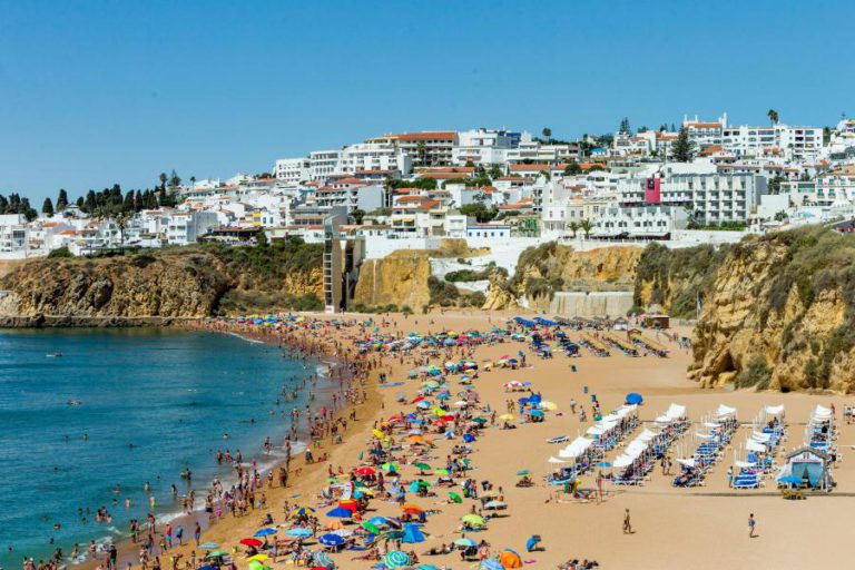 TURISTAS NO ALGARVE CRESCERAM 9,3% NO PRIMEIRO SEMESTRE DE 2019