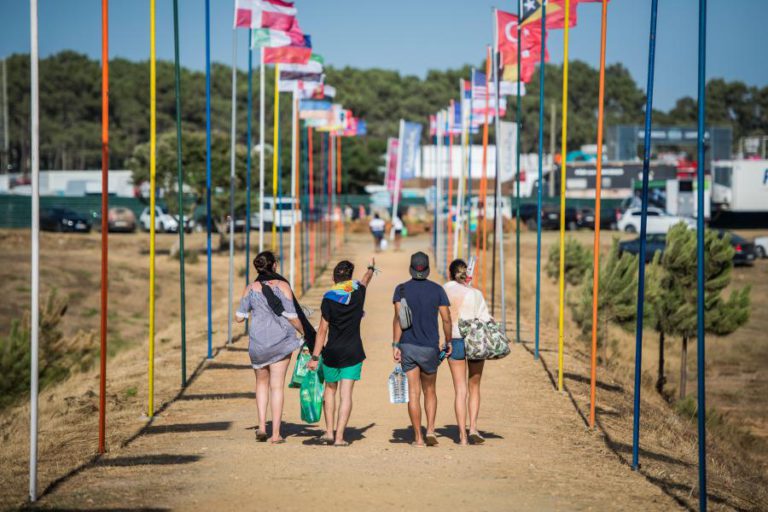 RECEÇÃO AO CAMPISTA NO FESTIVAL SUDOESTE COM GHASTLY E OS PORTUGUESES PUTZGRILLA E ZINKO