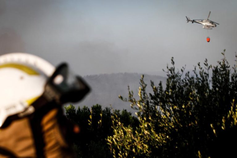 CINCO MEIOS AÉREOS E 100 OPERACIONAIS COMBATEM INCÊNDIO EM ALIJÓ
