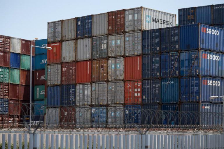 EXPORTAÇÕES JAPONESAS CAEM PELO OITAVO MÊS CONSECUTIVO EM JULHO