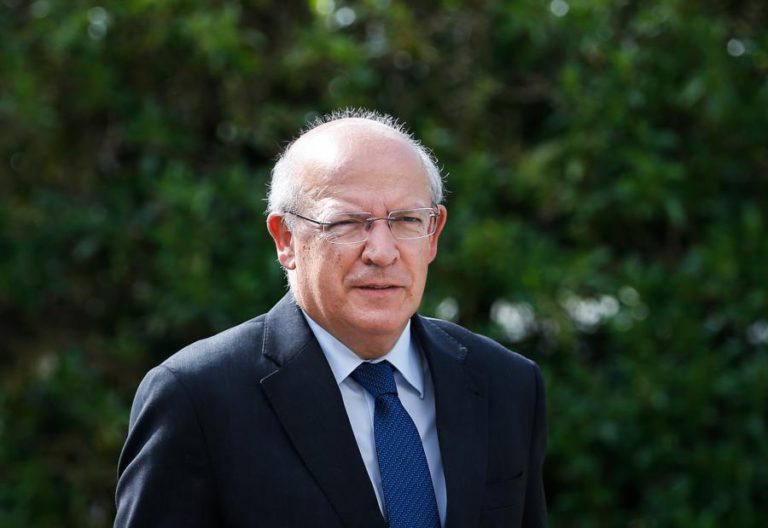 “NÃO CONSIGO CANCELAR VIAGENS QUE NÃO ESTÃO PROGRAMADAS” DIZ MNE SOBRE BOLSONARO EM PORTUGAL