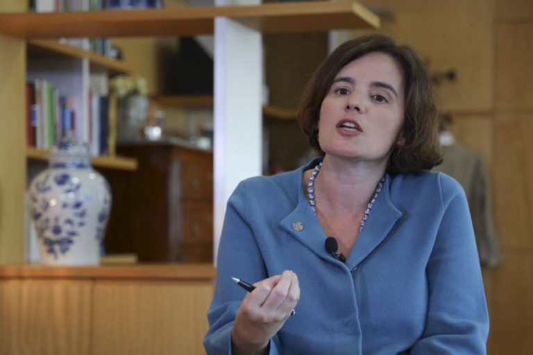 DEZASSEIS REFUGIADOS PROVENIENTES DA TURQUIA CHEGARAM HOJE A PORTUGAL