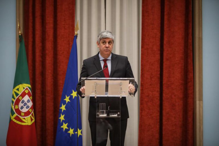 PORTUGAL PAGA 2.000 ME DE DÍVIDA A CREDORES EUROPEUS ATÉ FINAL DO ANO, DIZ CENTENO