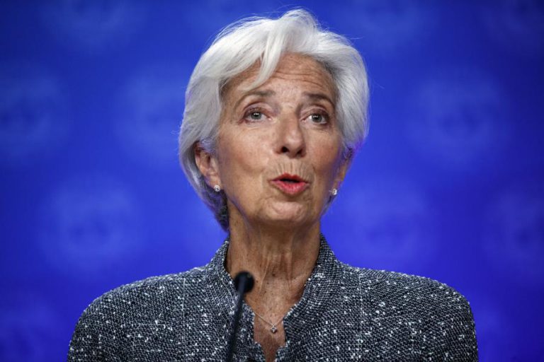 LAGARDE DEFENDE ORIENTAÇÃO SEGUIDA POR DRAGHI NO BCE
