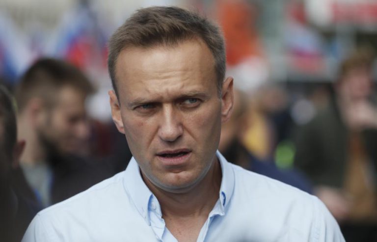 JUSTIÇA RUSSA CONGELA CONTAS DA ORGANIZAÇÃO DO OPOSITOR ALEXEI NAVALNY