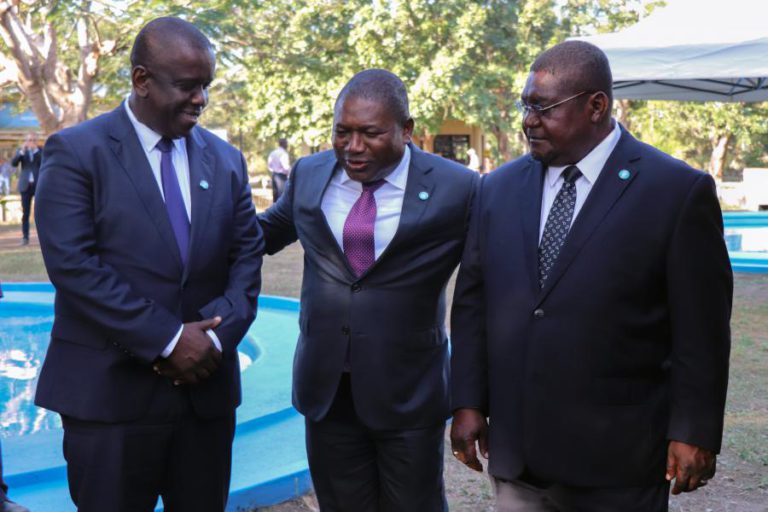 PRESIDENTE MOÇAMBICANO E RENAMO ASSINAM ESTE MÊS ACORDO GERAL DE PAZ FINAL