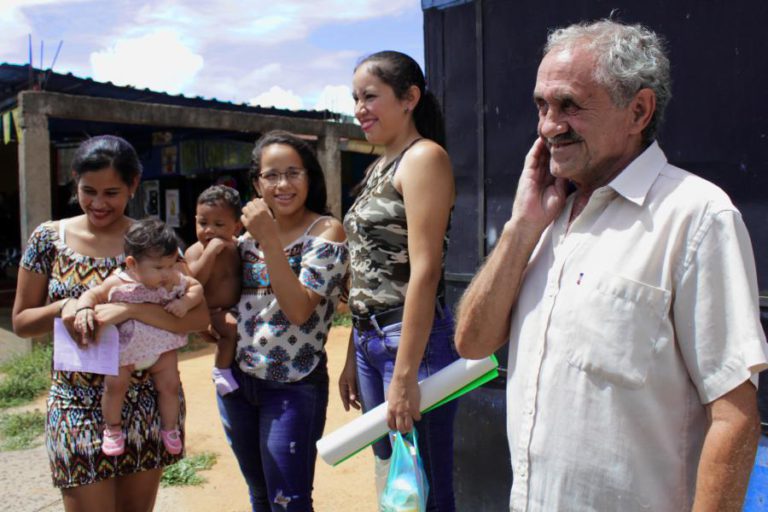 PEDREIRO QUER AJUDA DE PORTUGAL PARA DAR NACIONALIDADE AOS SEUS FILHOS INDÍGENAS NA VENEZUELA