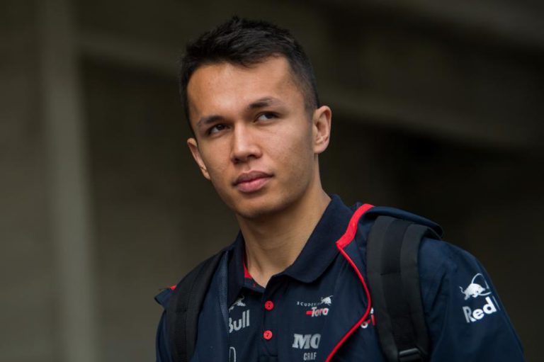 ALEX ALBON ‘PROMOVIDO’ A COLEGA DE EQUIPA DE VERSTAPPEN NA RED BULL