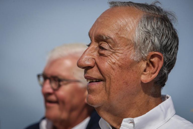 PRESIDENTE DA REPÚBLICA FELICITA CINEASTA PEDRO COSTA POR LEOPARDO DE OURO