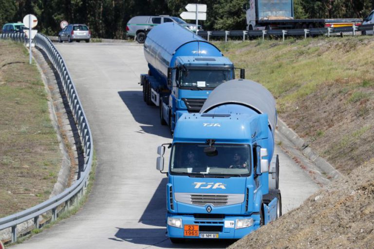 MOTORISTAS: CERCA DE 50 CAMIÕES SAÍRAM DE AVEIRAS DE CIMA ENTRE AS 09:00 E AS 11:30
