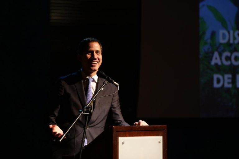 VENEZUELA: DELEGAÇÃO DA NORUEGA TENTA RESTABELECER DIÁLOGO ENTRE GOVERNO E OPOSIÇÃO