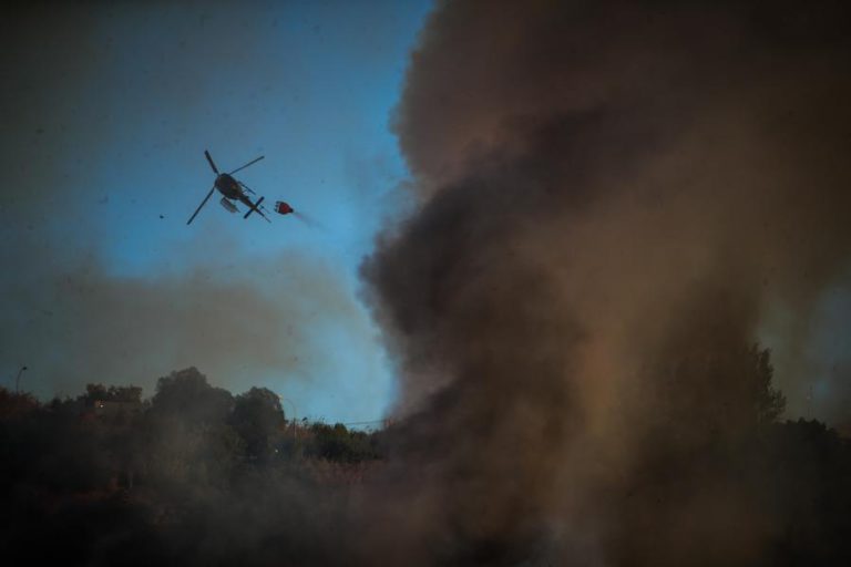 SUBSTITUÍDO HELICÓPTERO DE COMBATE A INCÊNDIOS DE ÉVORA APÓS INCIDENTE COM PARAQUEDISTA