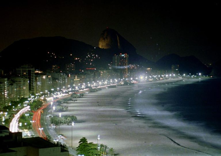 SETOR DE SERVIÇOS CRESCE 0,8% NO BRASIL EM JULHO