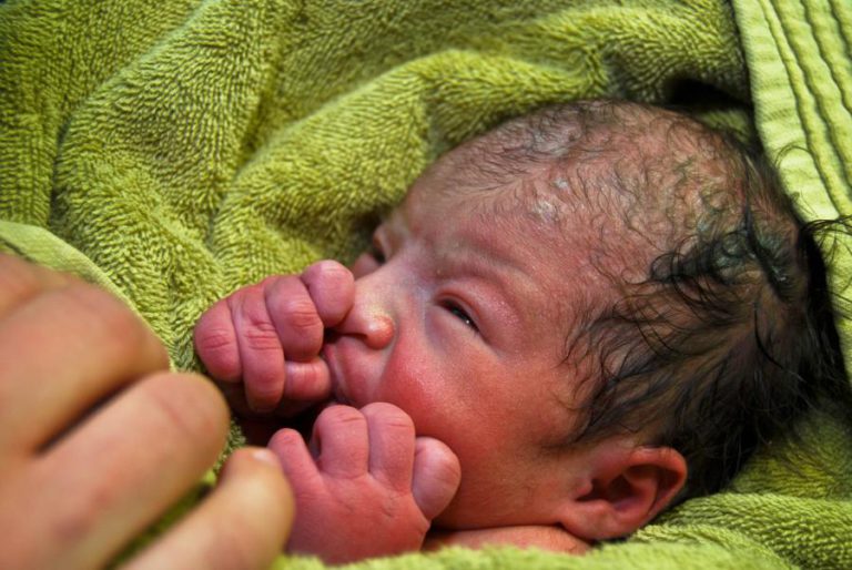 REDE DE TRÁFICO DE OVÁRIOS E RECÉM-NASCIDOS DESMANTELADA NA GRÉCIA