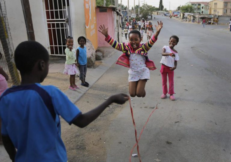 MÉDICA COZINHEIRA INICIA PRODUÇÃO DE IOGURTE GREGO NA GUINÉ-BISSAU PELA SAÚDE DAS CRIANÇAS