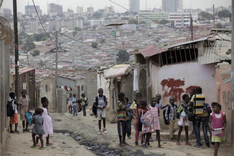 ÁGUA NÃO VAI CHEGAR A 76% DA POPULAÇÃO ANGOLANA EM 2022 COMO PREVÊ GOVERNO — ESTUDO